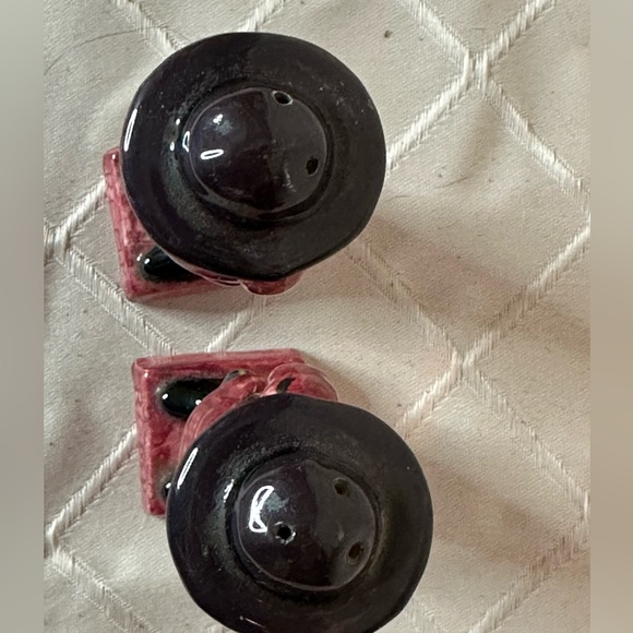 Vintage Royal Canadian Mounted Patrol R.C.M.P Police Salt/Pepper Shakers - Picture 5 of 5